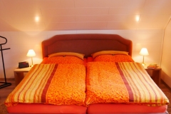 Großes Schlafzimmer